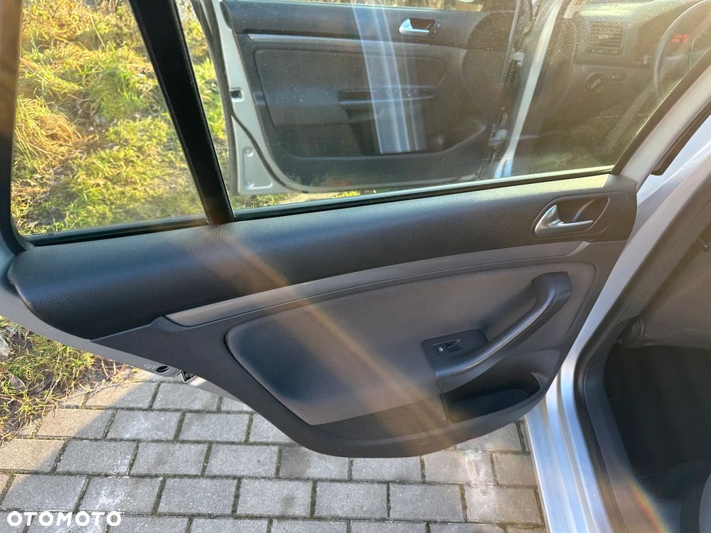 Volkswagen Golf 1.4 Style - 13