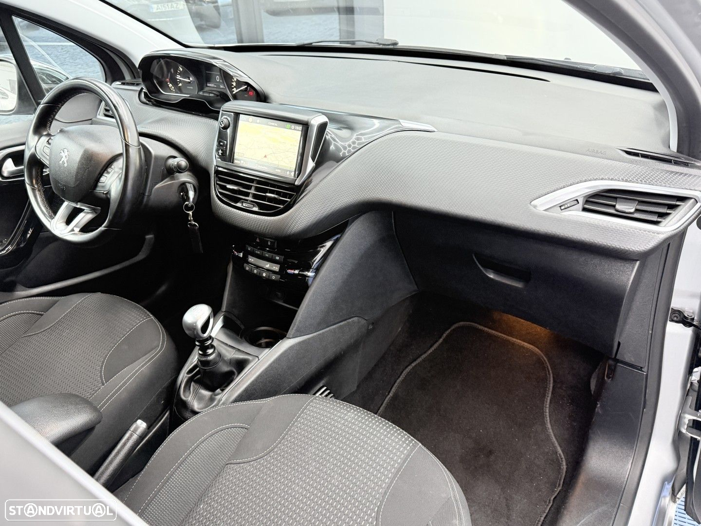 Peugeot 208 1.2 PureTech Allure - 17