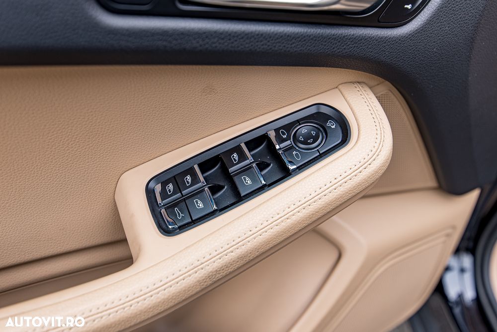 Porsche Macan - 26