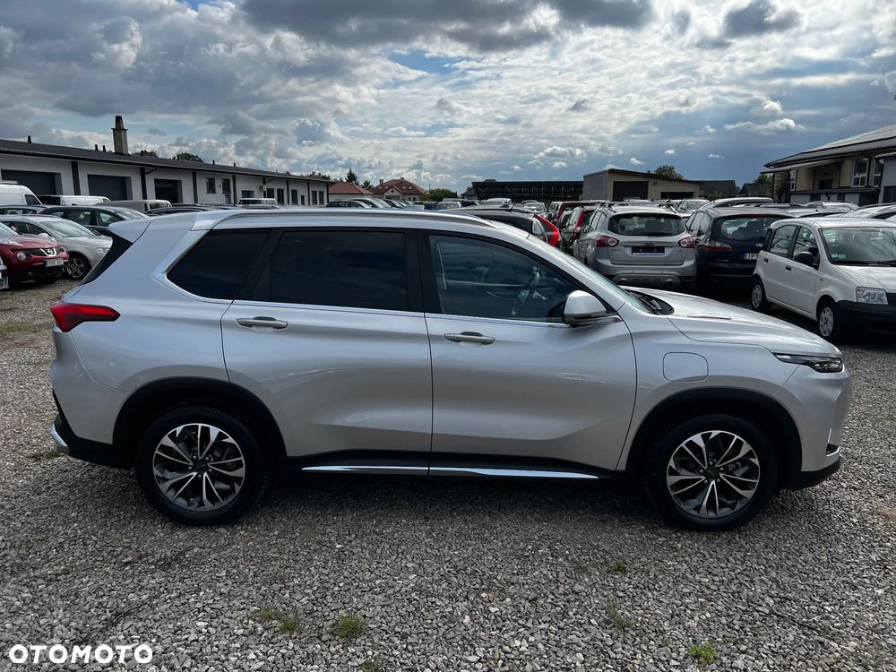 Maxus Euniq 6 - 11