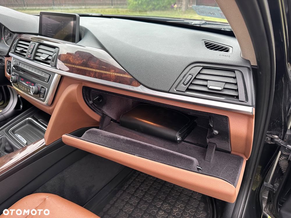 BMW Seria 3 320d Efficient Dynamic Edition Luxury Line - 34
