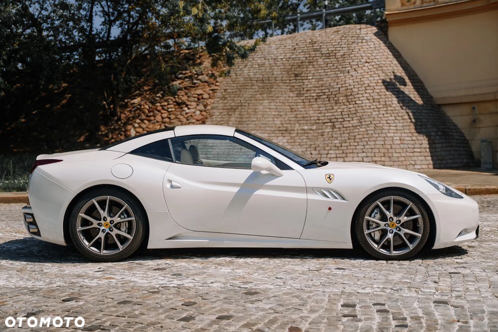 Ferrari California F1 DCT - 30