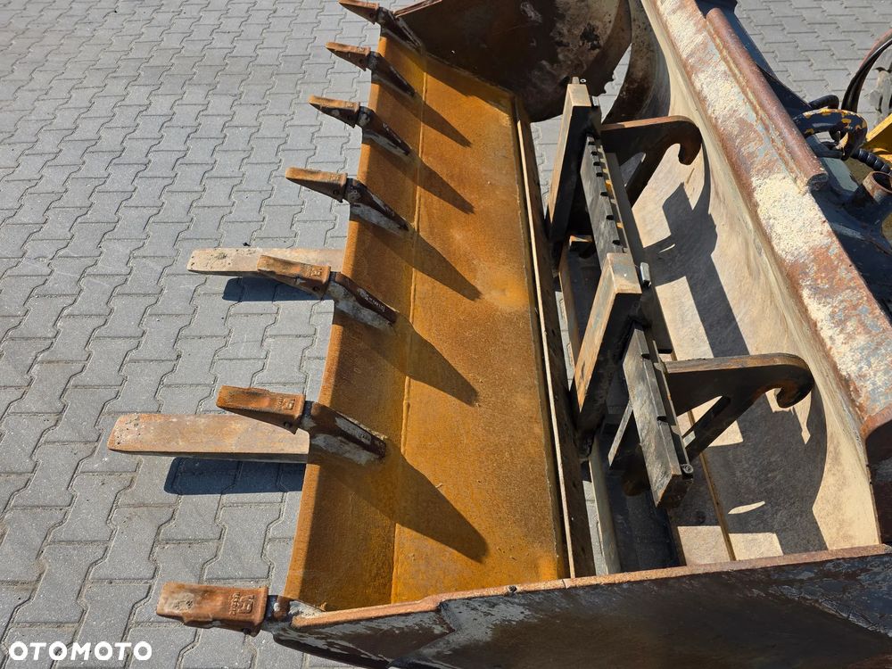 Caterpillar 908H2, 2014 ROK, 5700 MTH, ŁYŻKA OTWIERANA + WIDŁY - 11