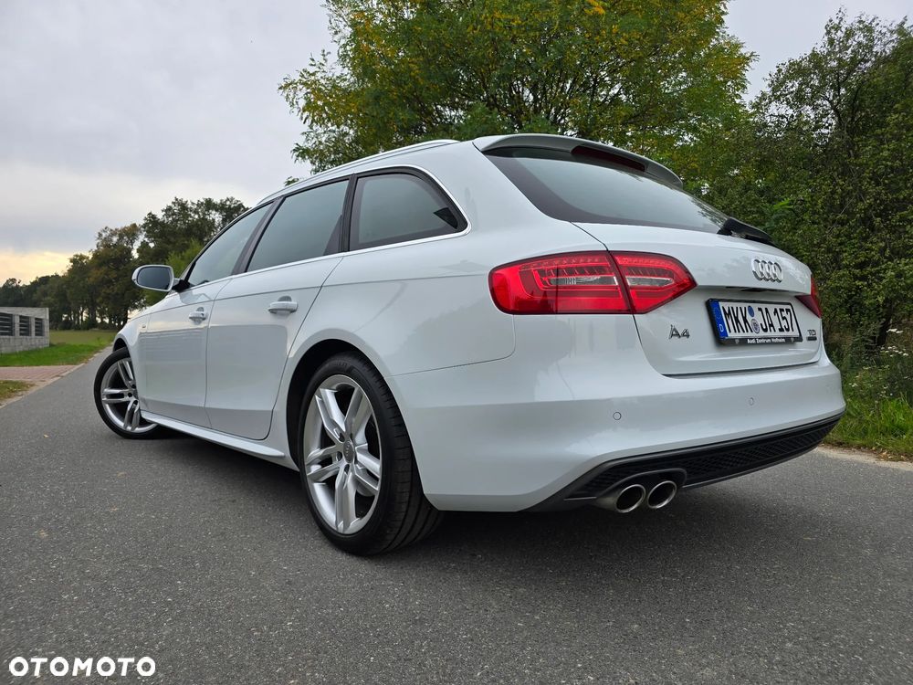 Audi A4 Avant 2.0 TDI DPF quattro S line Sportpaket - 31