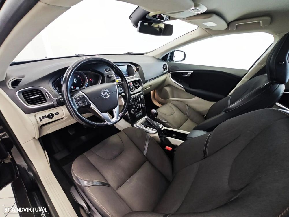 Volvo V40 Cross Country 1.6 D2 Momentum - 6