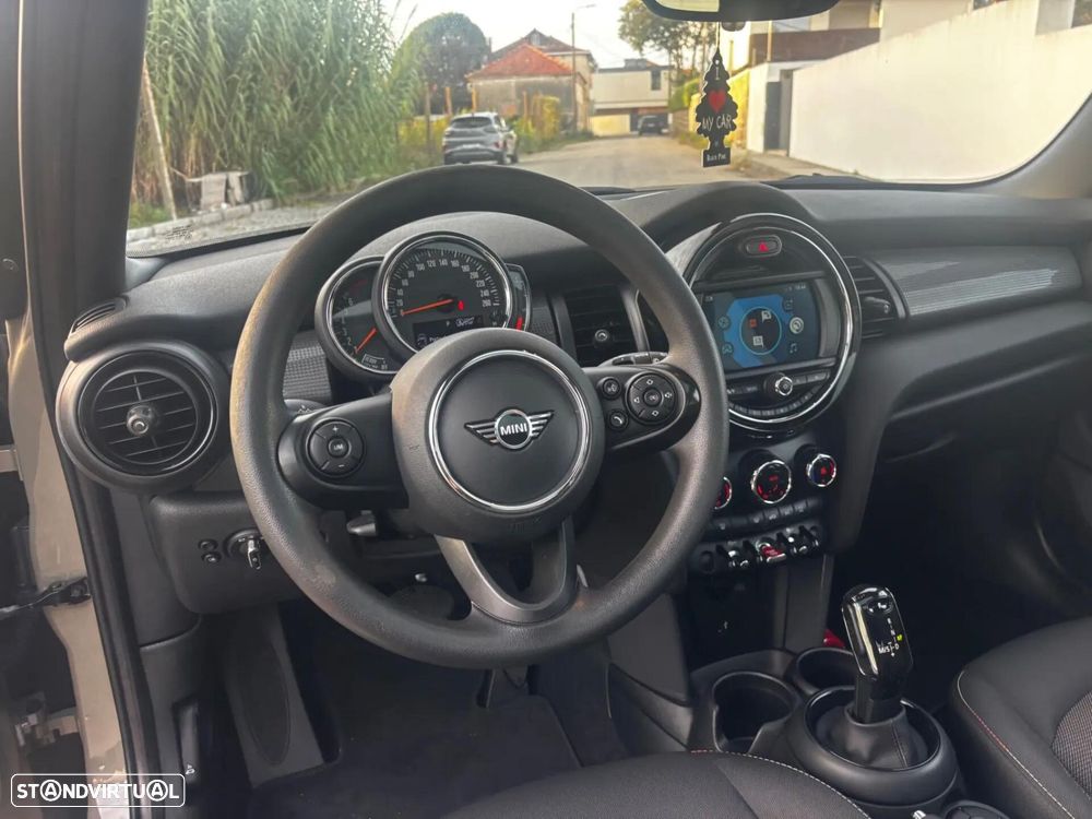 MINI 5 Portas Cooper Premium Yours Auto - 8