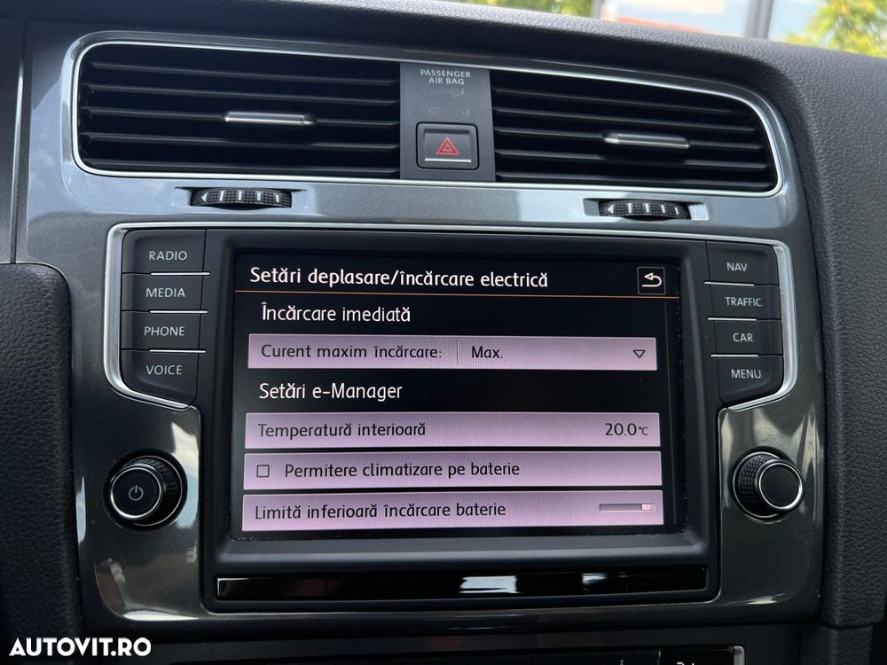 Volkswagen Golf - 20