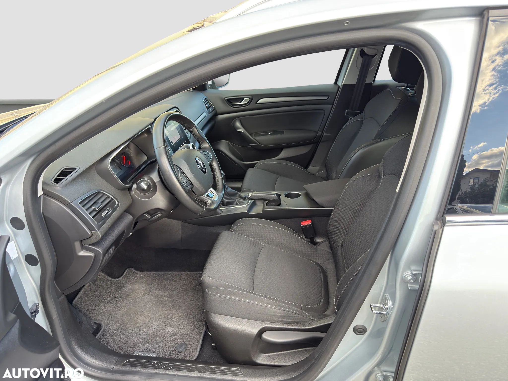 Renault Megane Grandtour BLUE dCi 115 BUSINESS EDITION - 6