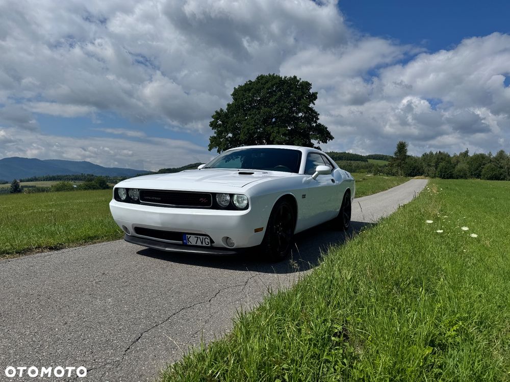 Dodge Challenger - 4