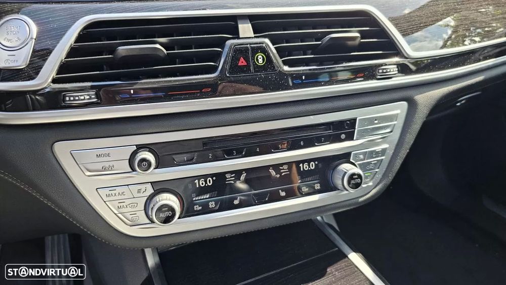BMW 750 d xDrive Pack M - 31