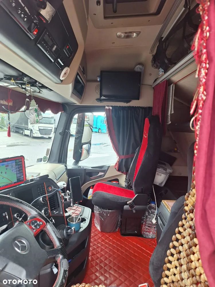 Mercedes-Benz Actros 1842 - 8