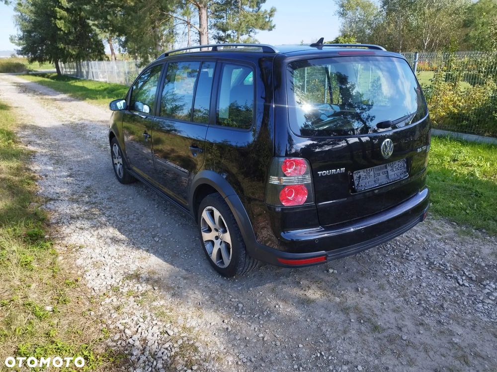 Volkswagen Touran 2.0 TDI DPF Cross DSG - 12