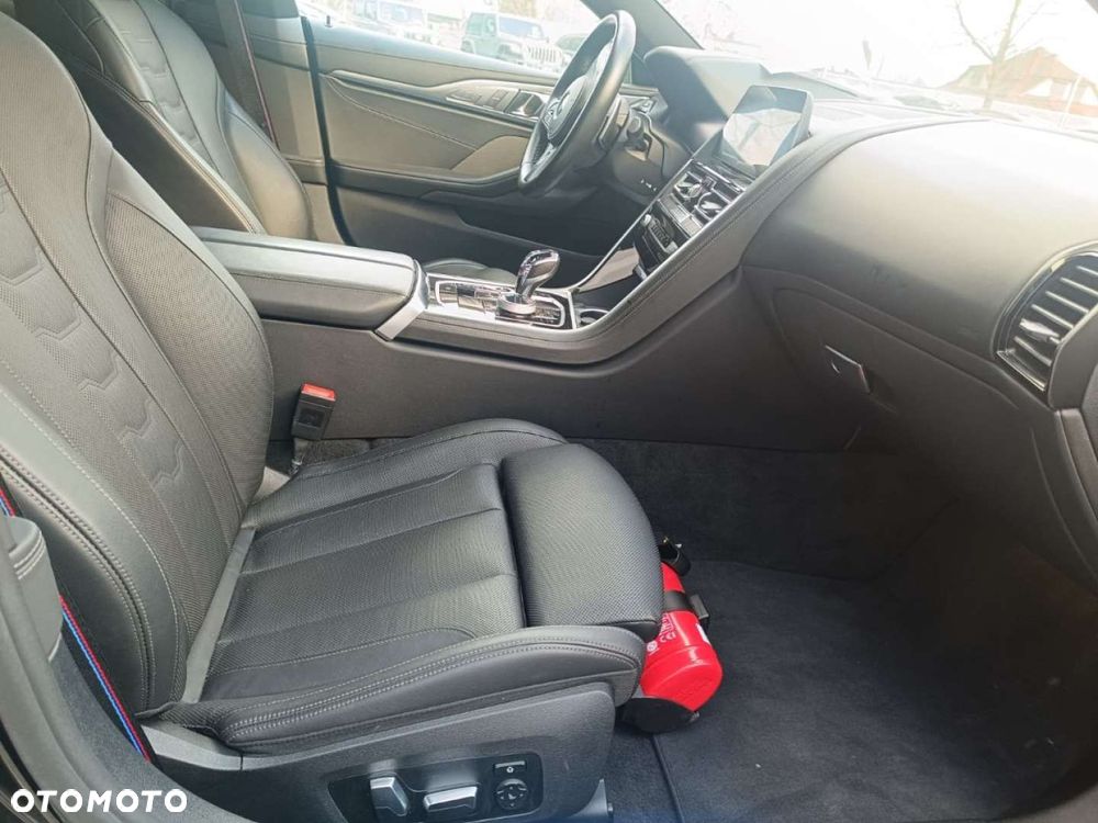 BMW Seria 8 - 27