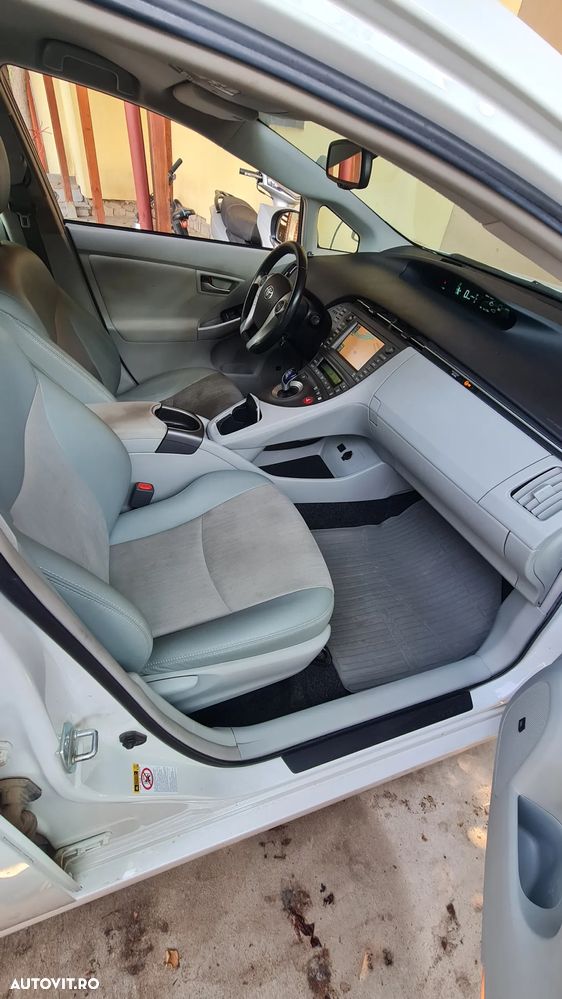 Toyota Prius - 10