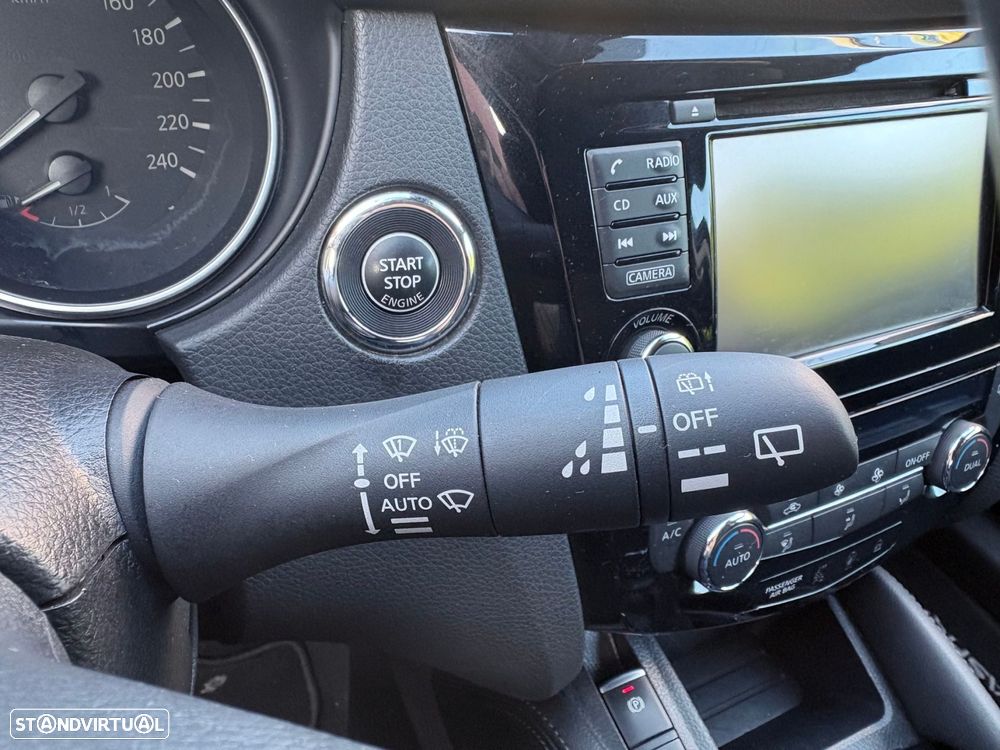 Nissan Qashqai 1.2 DIG-T N-Connecta 18 - 40