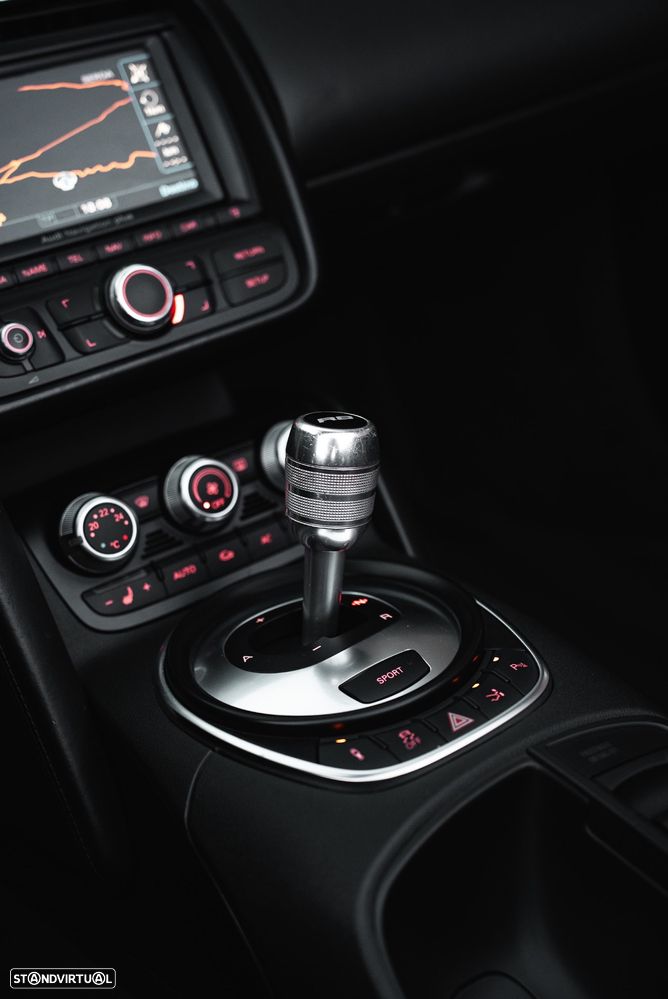 Audi R8 Spyder 4.2 FSI quattro R tronic - 13