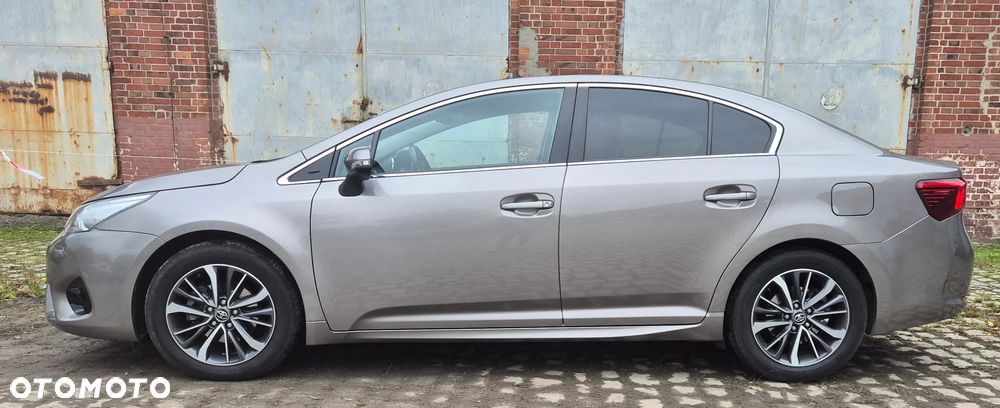 Toyota Avensis 1.8 Premium - 2