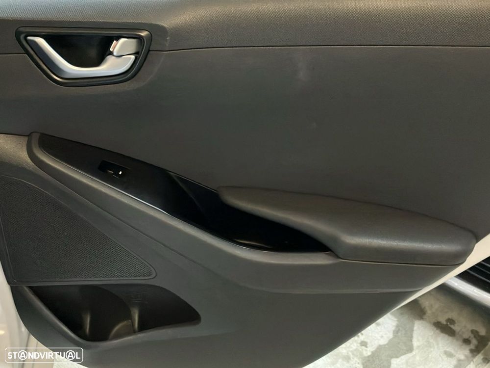 Hyundai Ioniq 1.6 GDI HEV - 24