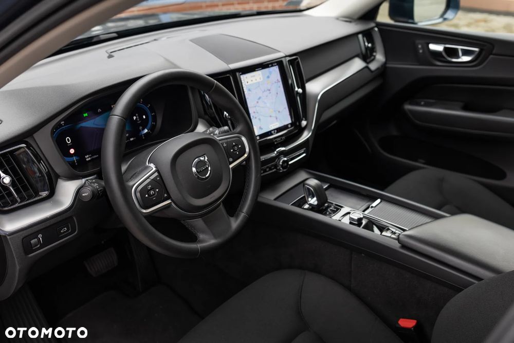 Volvo XC 60 B4 B Momentum Pro - 11