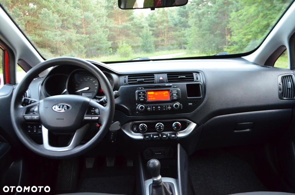 Kia Rio 1.2 Attract - 26