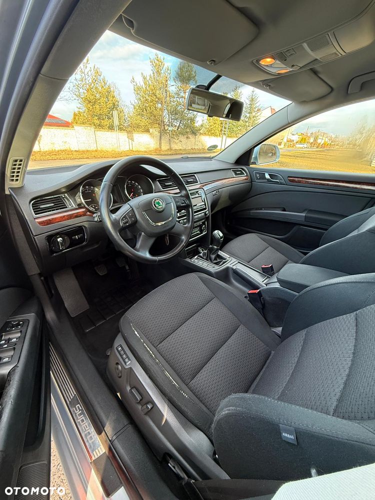 Skoda Superb 2.0 TDI Platinum - 24