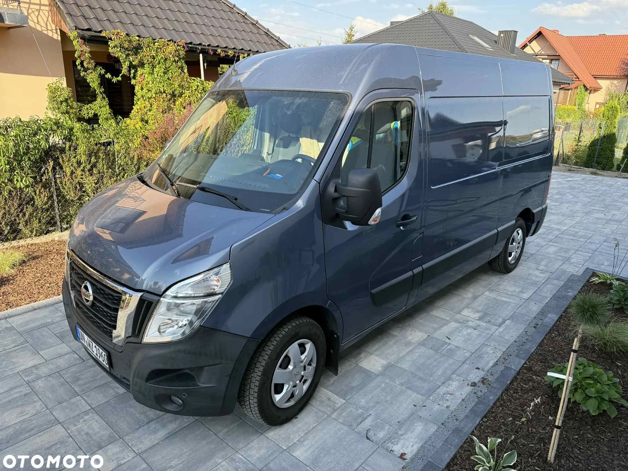 Nissan NV400 - 1