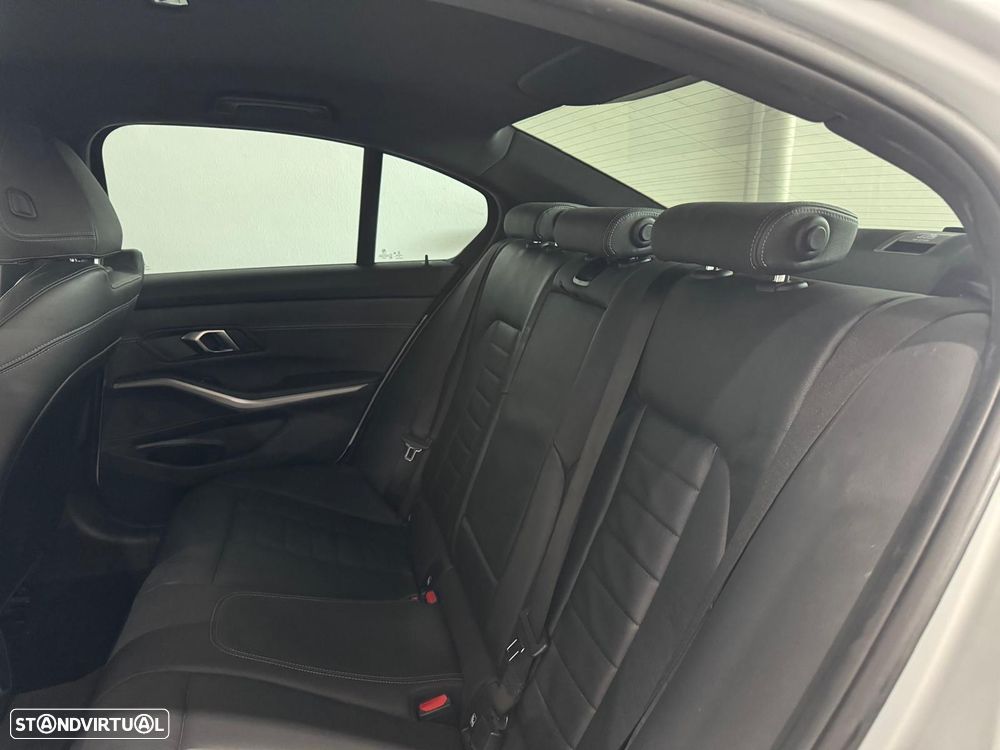 BMW 330 e Pack M Auto - 12