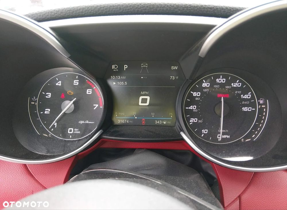Alfa Romeo Giulia 2.0 Turbo 16V AT8-Q4 Ti - 11