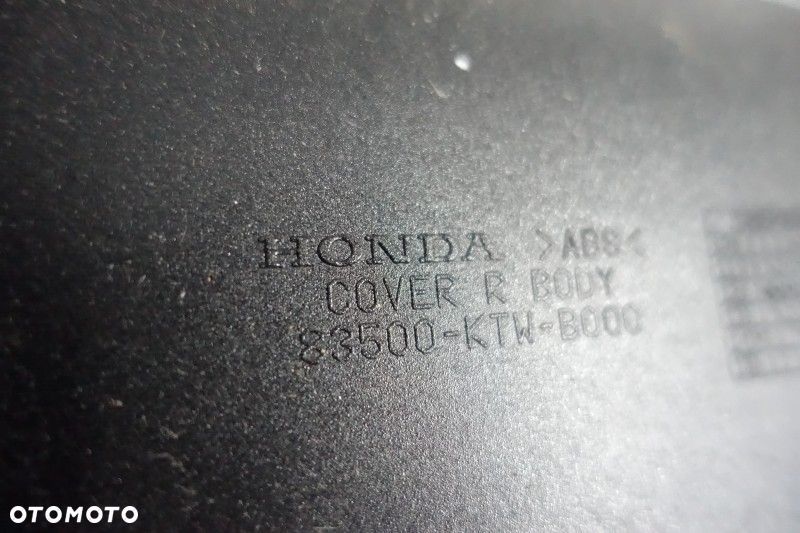 Owiewka prawa Honda SH 300i - 5