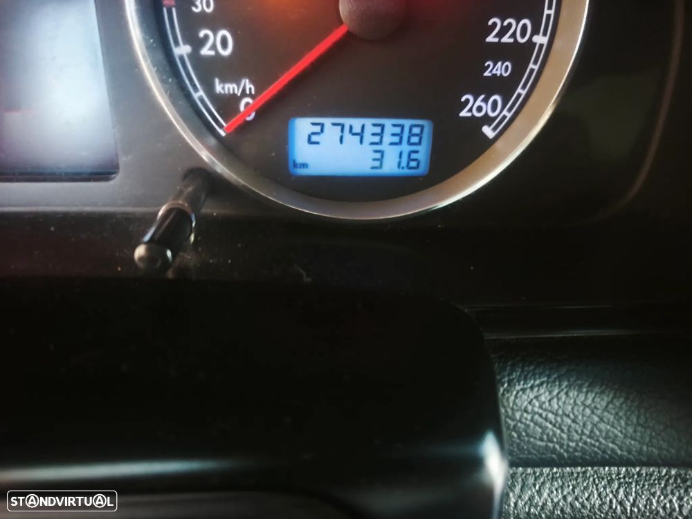 VW Passat 1.9 TDi Highline - 8