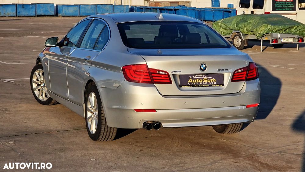 BMW Seria 5 525d xDrive AT - 27
