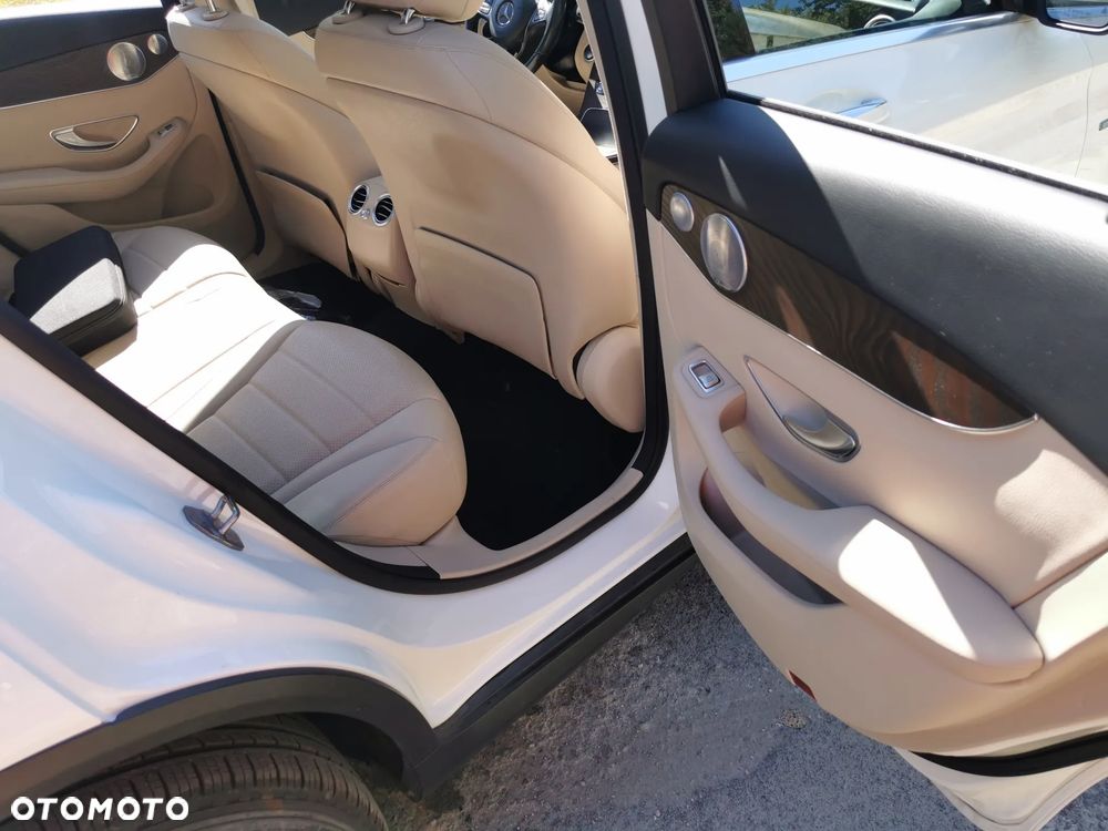Mercedes-Benz GLC - 24