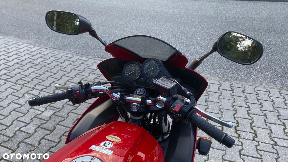 Yamaha FZS - 8