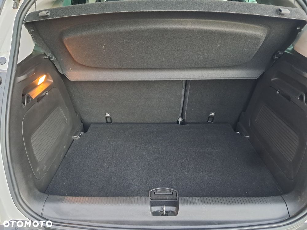 Opel Crossland X - 30