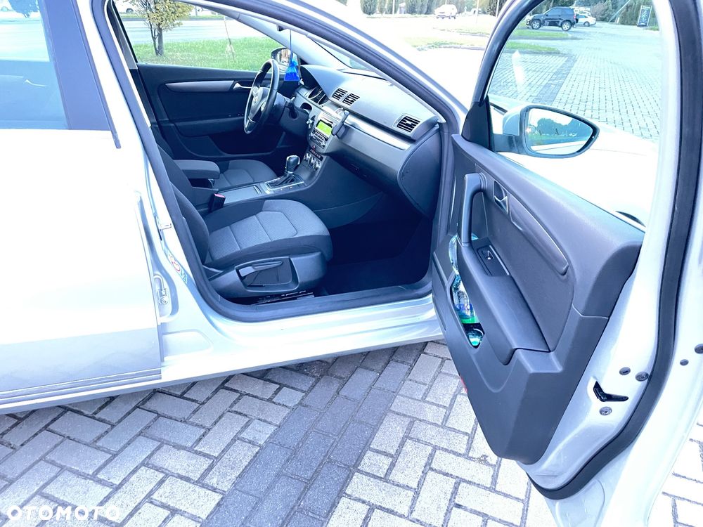 Volkswagen Passat - 18