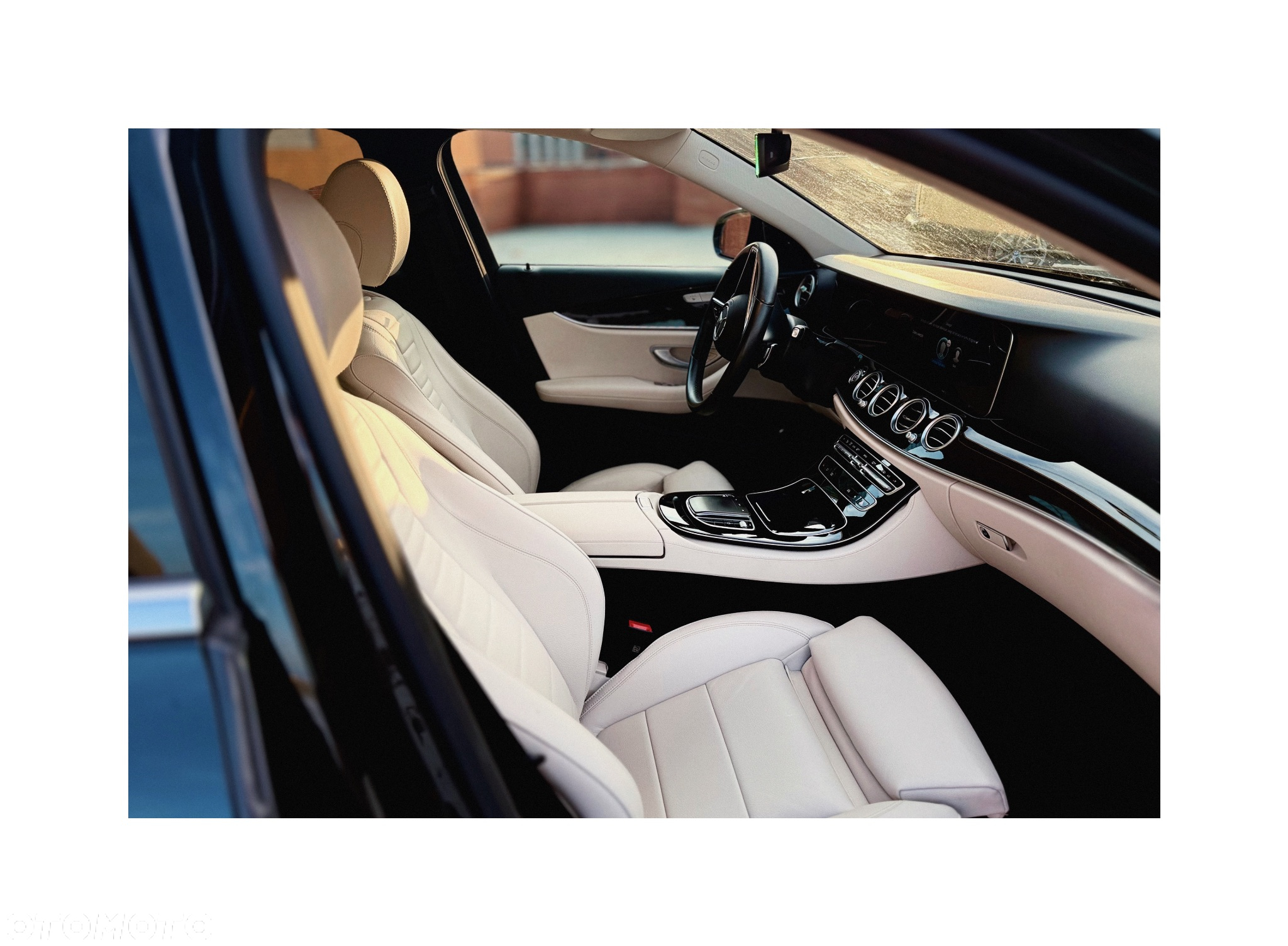 Mercedes-Benz Klasa E 220 d 4-Matic Business Edition - 12