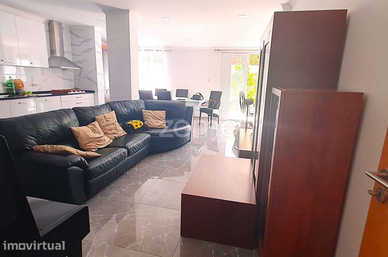 Arrendamento | Apartamento T3 Renovado e Mobilado com Quintal de 50... - Grande imagem: 3/29
