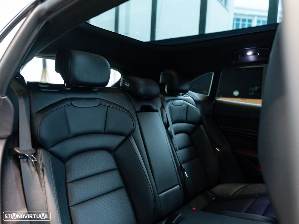 Porsche Taycan Sport Turismo - 40