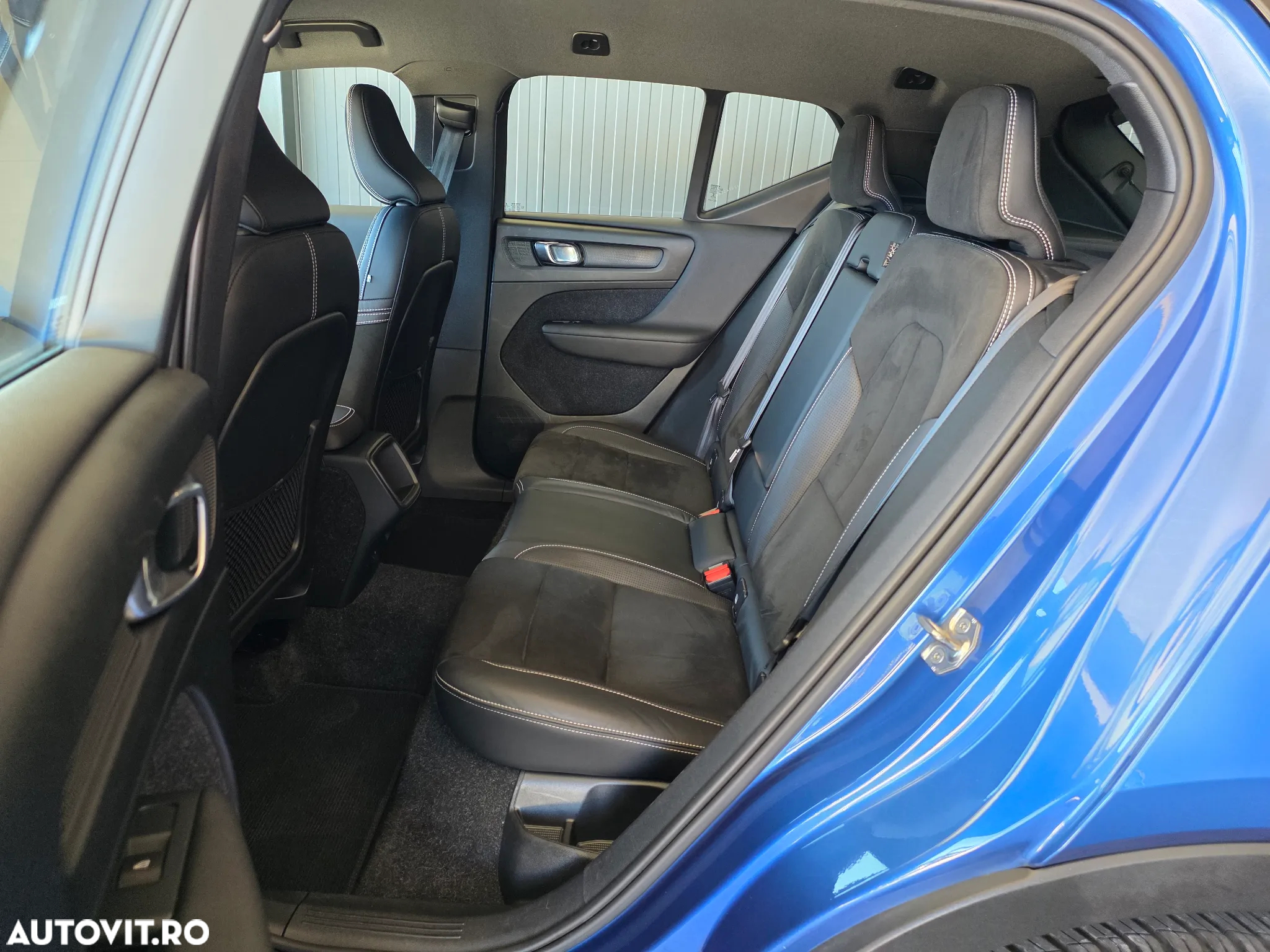 Volvo XC 40 D4 AWD Geartronic R-Design - 16