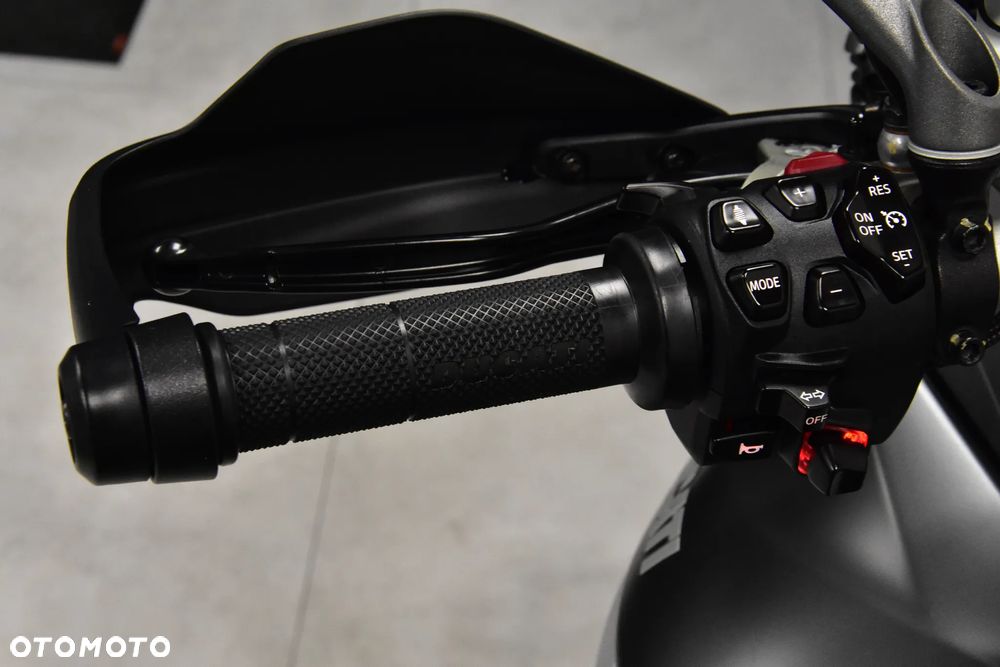 Ducati Multistrada - 24