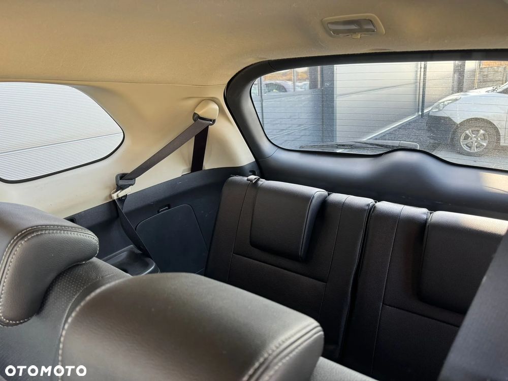 Mitsubishi Outlander - 8