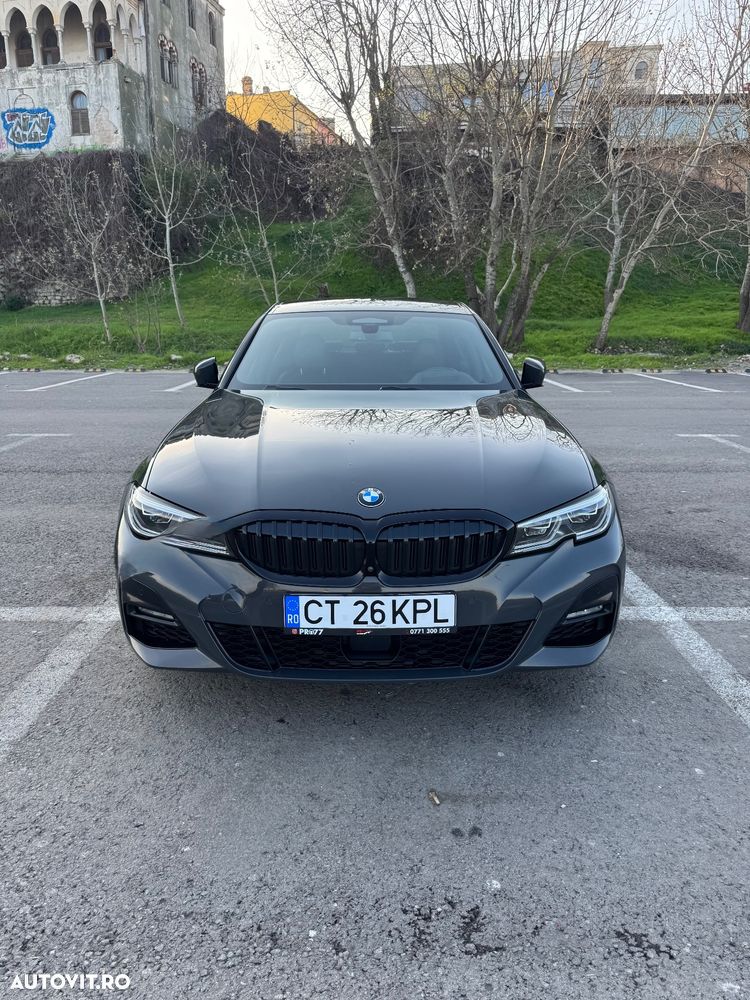 BMW Seria 3 330i xDrive AT - 2