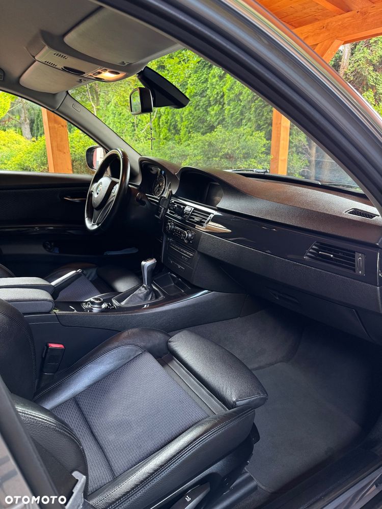 BMW Seria 3 320i - 15