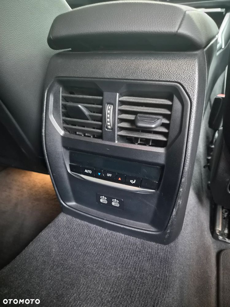 BMW Seria 3 320d xDrive mHEV M Sport - 12