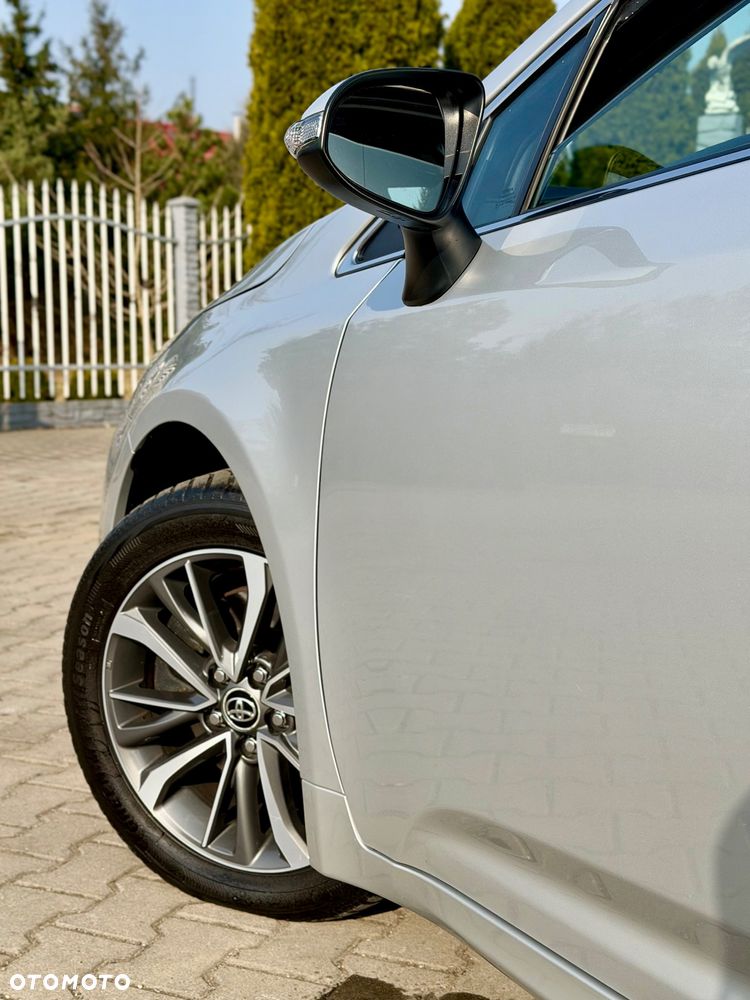 Toyota Avensis 2.0 D-4D Prestige - 27