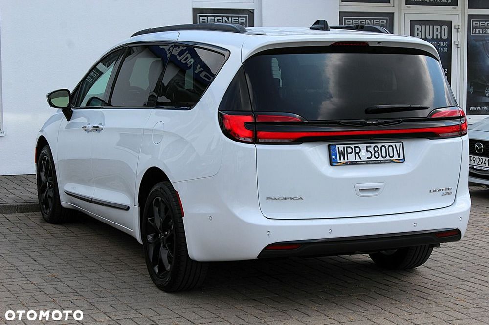 Chrysler Pacifica - 4