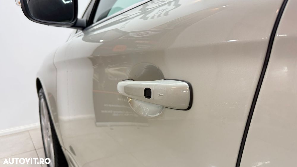 Volvo XC 60 D5 AWD Aut. RDesign - 30