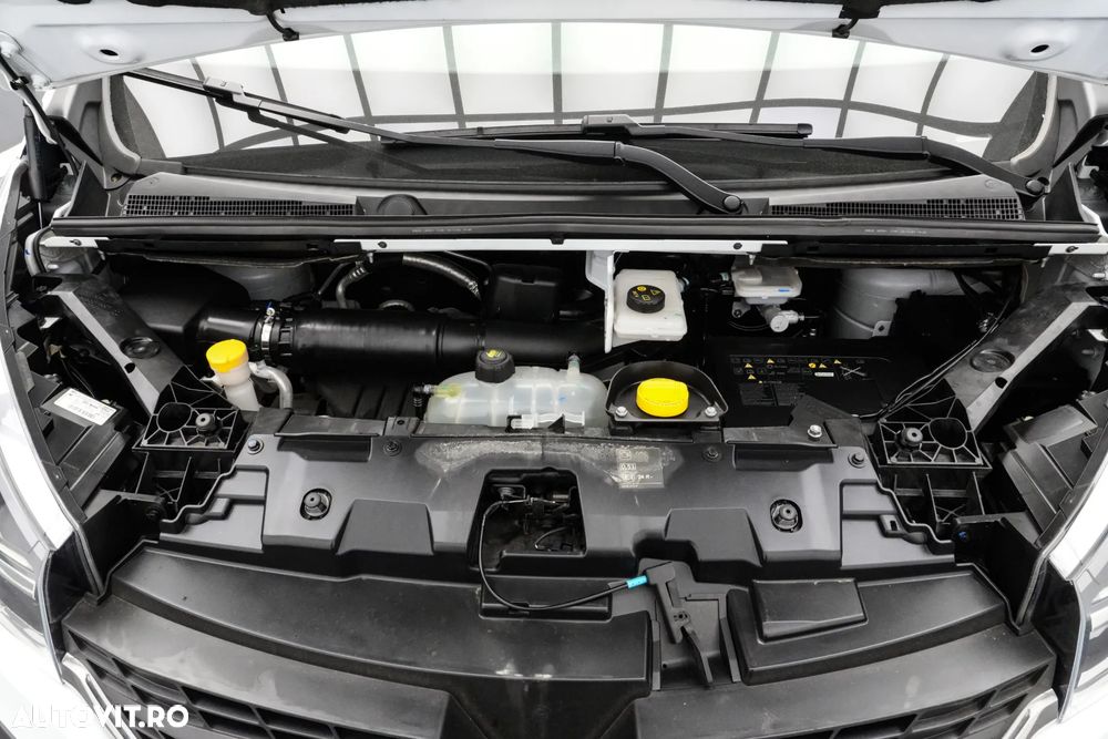 Renault Trafic - 16