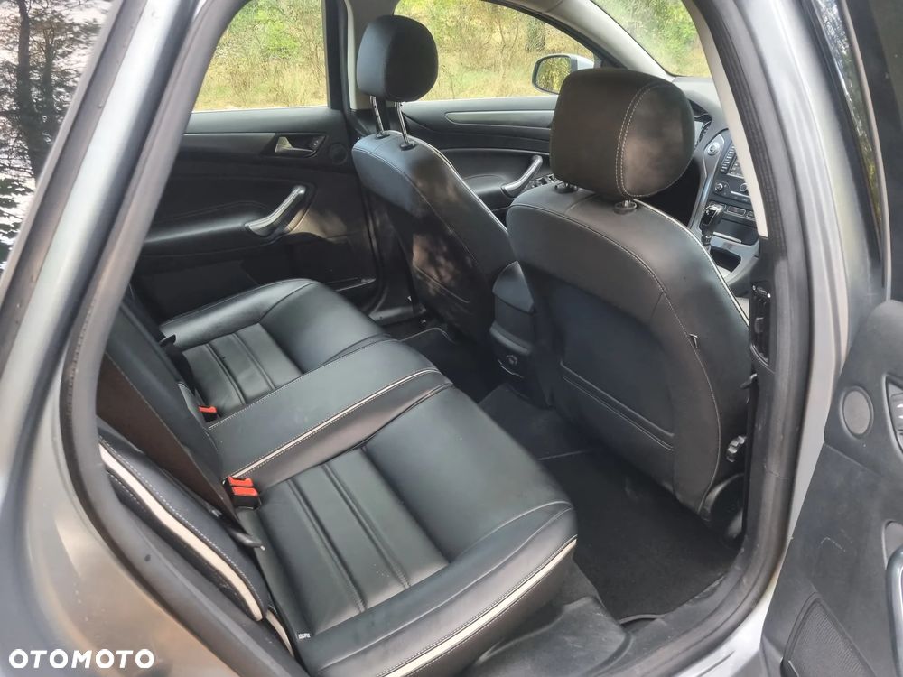 Ford Mondeo - 12