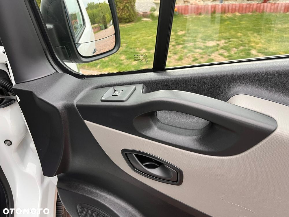 Renault Trafic - 29